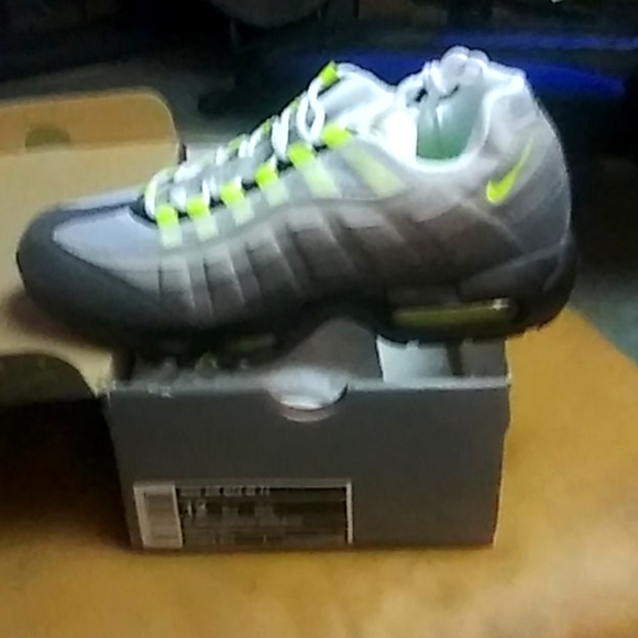 Men's athletic shoes - Picture 1 of 4